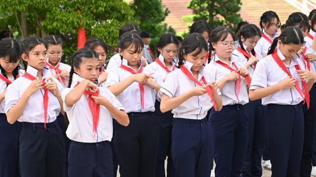Anh-tin-bai